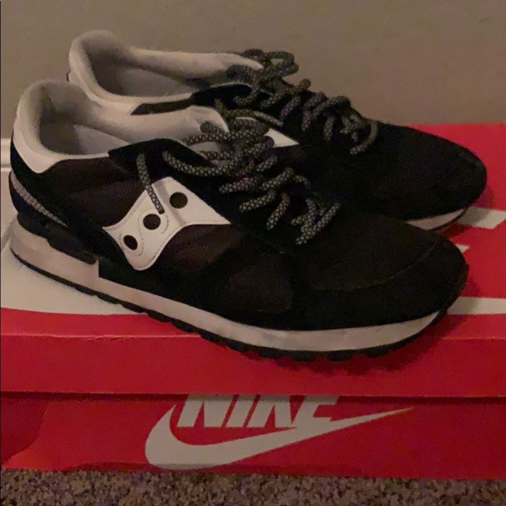 Black and White Saucony Shadows Size 11